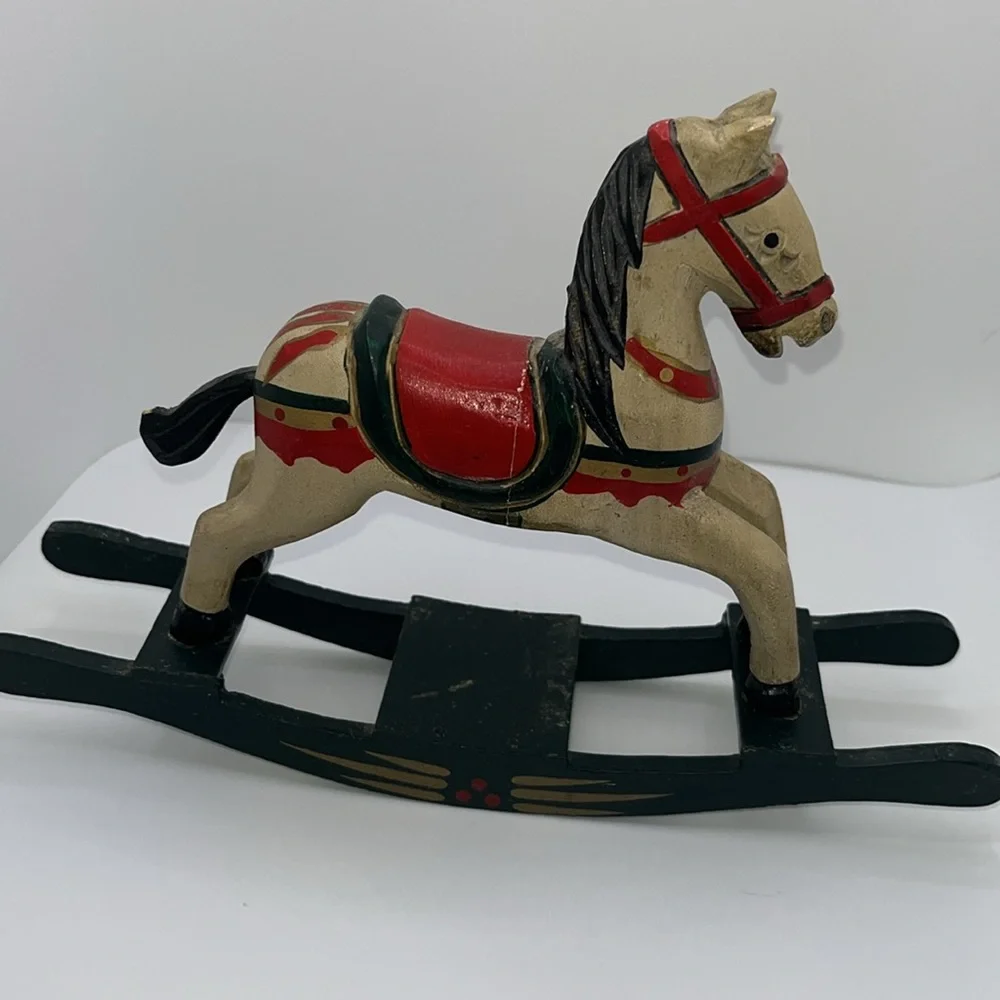 Set of 4 vintage hand made wooden horses - Picture 4 of 14